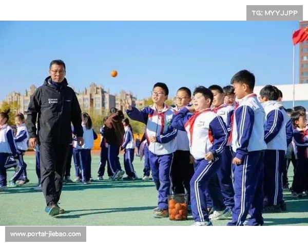 中国垒球协会相关负责人谈“快乐垒球”进社区七年历程与决心